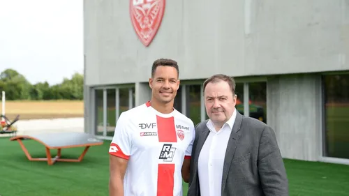 Daniel Congré signe au DFCO 